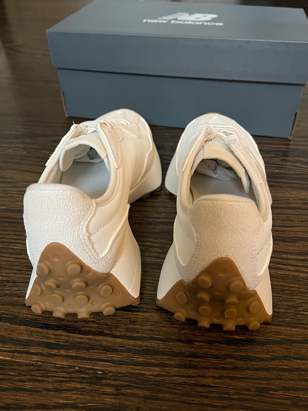New Balance 327 Beige White Suede Leather Sneakers NIB Women’s Size 7 - Picture 6 of 14